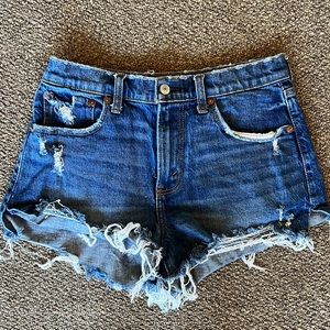 Abercrombie mid rise mom shorts
